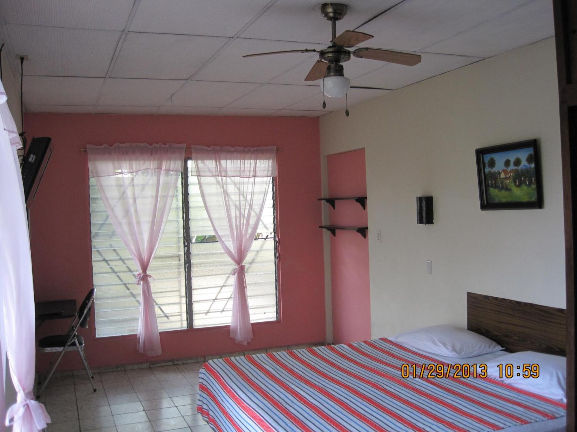 Hostal Dona Marta San Salvador Exterior foto