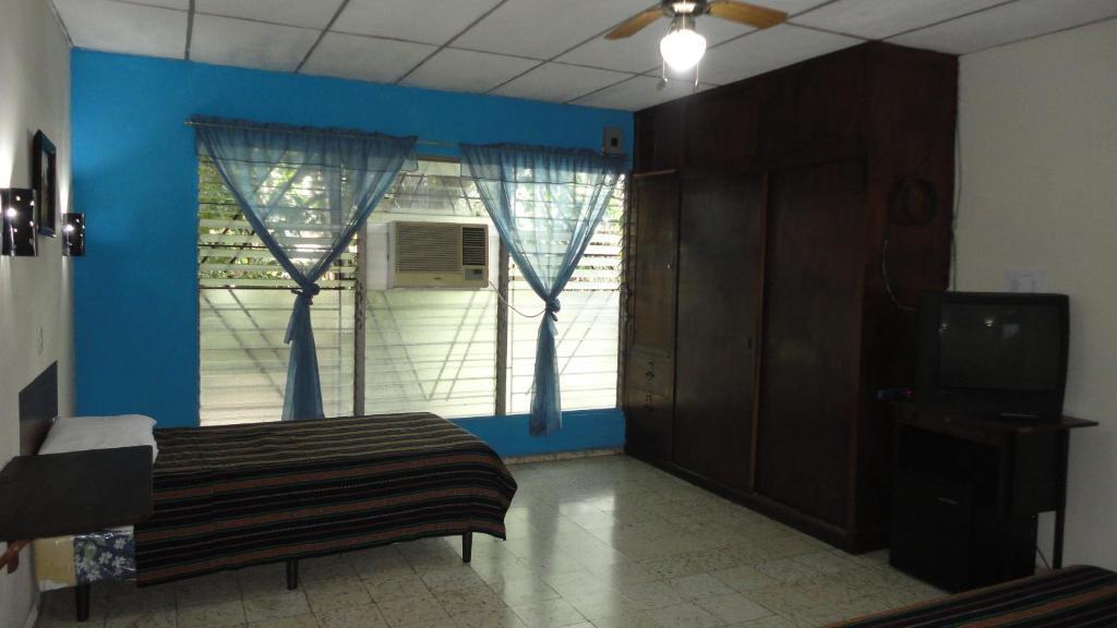 Hostal Dona Marta San Salvador Exterior foto