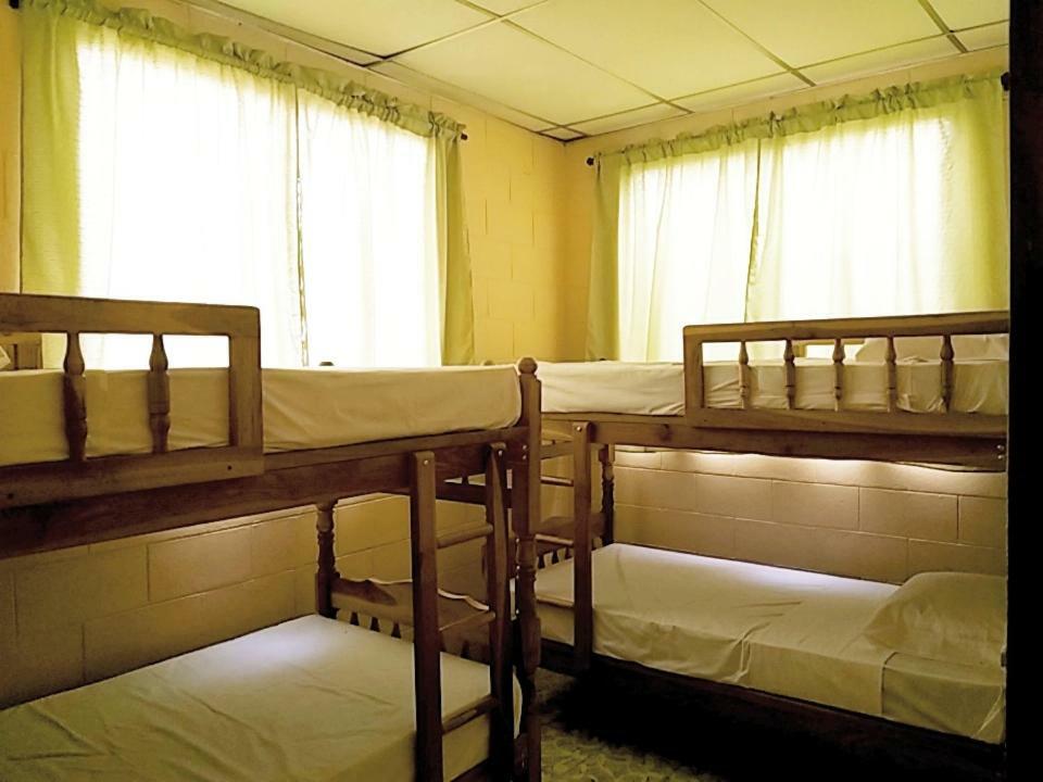 Hostal Dona Marta San Salvador Exterior foto