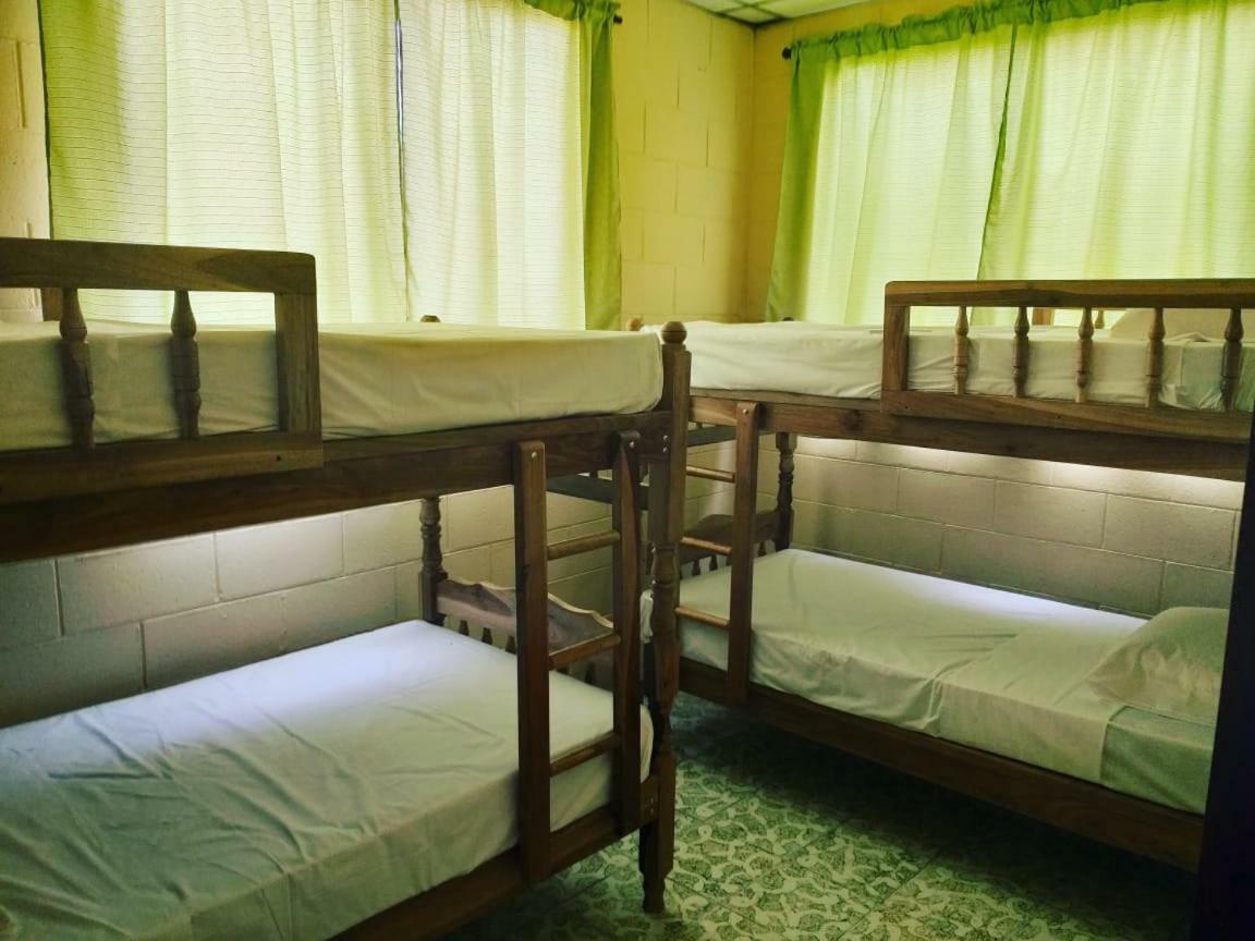 Hostal Dona Marta San Salvador Exterior foto